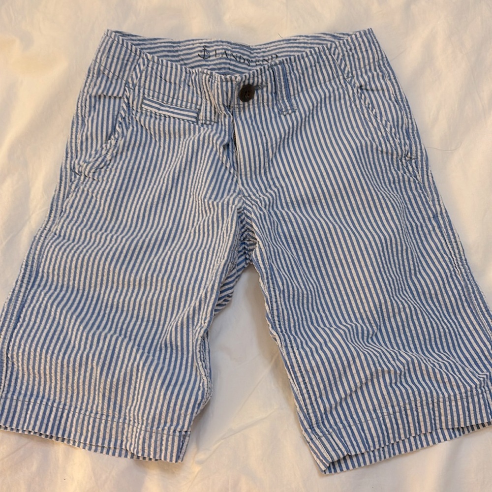 Lands’ End Boys Seersucker shorts size 8